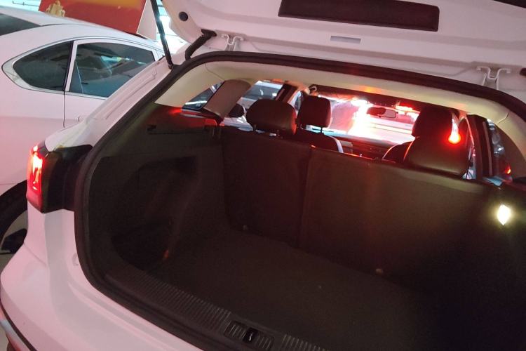 Used Roewe Ei5 2018 Internet Luxury Edition Trunk