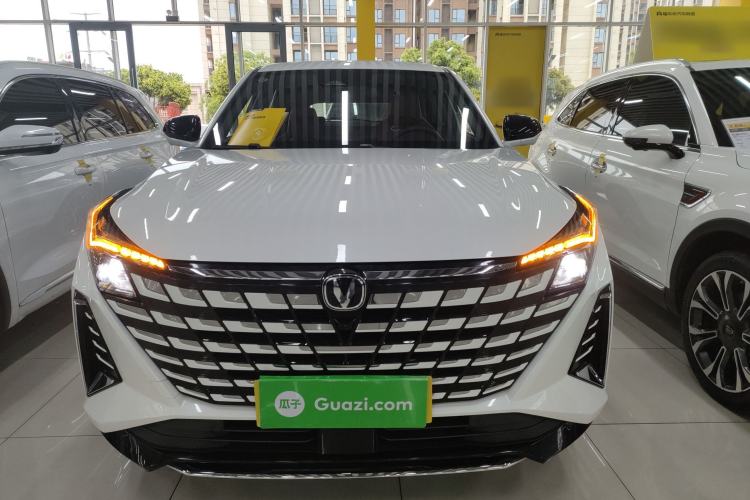 Used CHANGAN UNI-Z 2025 1.5T Luxury Version Front