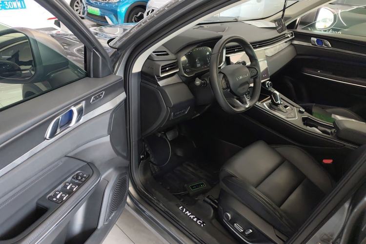 Used Lynk & Co 01 2021 2.0TD Two-Wheel-Drive Pro Trim Interior 3