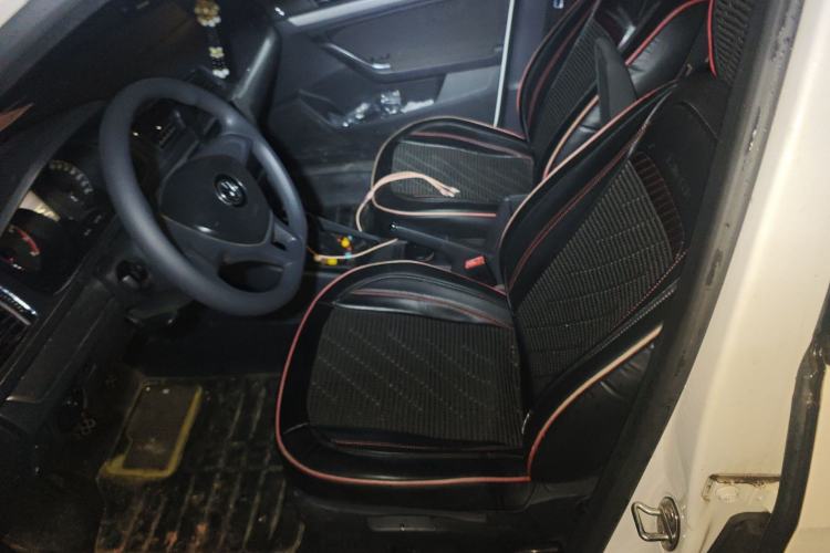 Used Volkswagen Lavida 2015 1.6L Manual Fashion Edition Left Front Seat