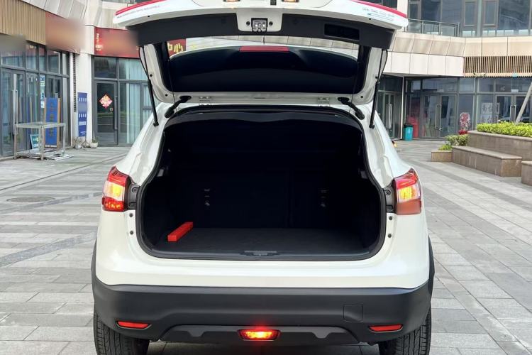 Used Nissan Qashqai 2016 2.0L CVT Luxury Edition Trunk