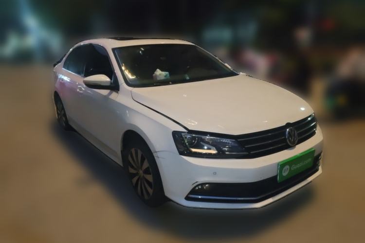 Used Volkswagen Sagitar 2015 230TSI Automatic Luxury Model
