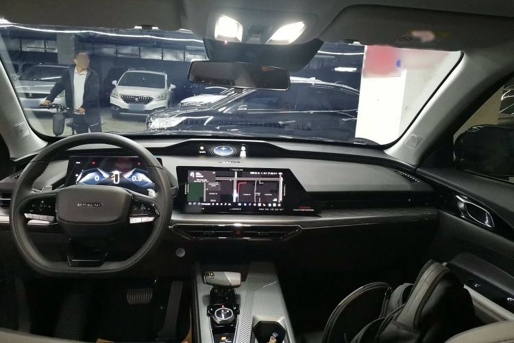 Used Oshan Z6 2023 Blue Whale 1.5T DCT Smart-Led City Edition