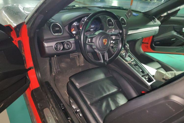 Used Porsche 718 2016 Boxster 2.0T Center Console