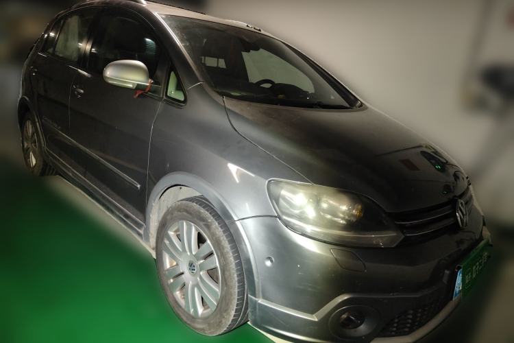 Used Volkswagen Golf 2011 1.4TSI Cross Golf Front Right 45 Deg