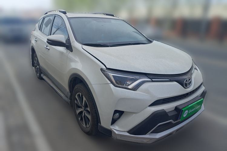 Used Toyota RAV4 2019 2.0L CVT Two-Wheel Drive Fashion X Limited Edition China V Standard Front Right 45 Deg