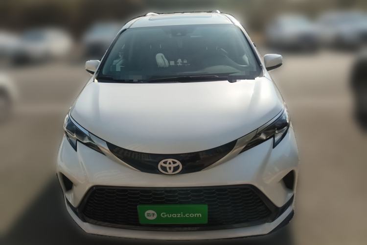 Used Toyota Granvia 2024 2.5L Hybrid Luxury Edition
