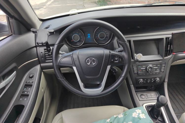 Used BAIC Senova D50 2015 1.5L Manual Comfort Value Navigation Edition Steering Wheel