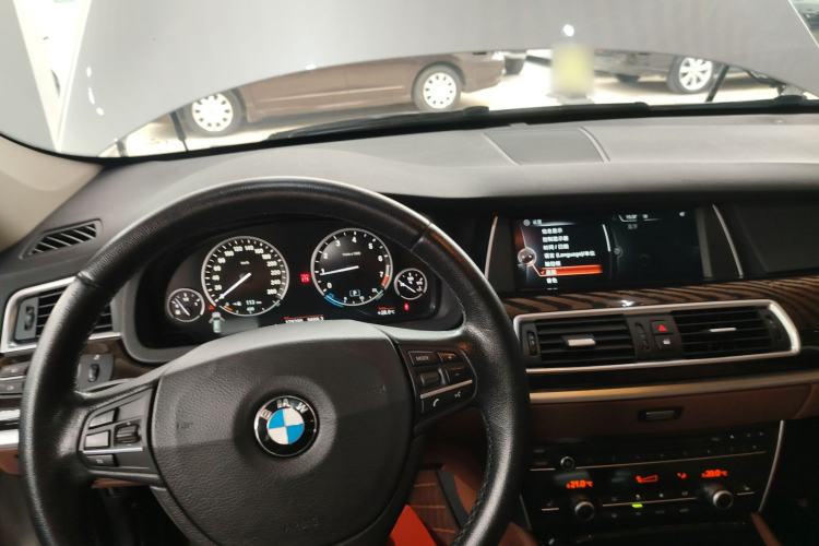 Used BMW 5 Series GT 2014 528i Leading Model
