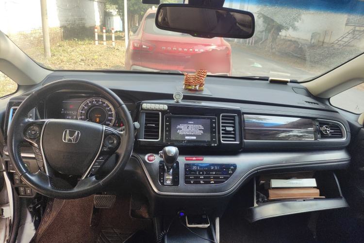 Used Honda Elysion 2016 2.4L Supreme Edition Center Console