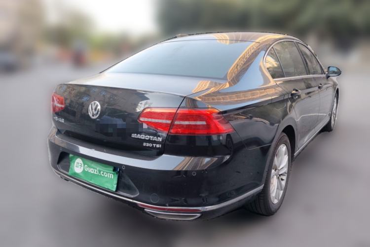 Used Volkswagen Magotan 2017 330TSI DSG Luxury Model Rear Right 45 Deg