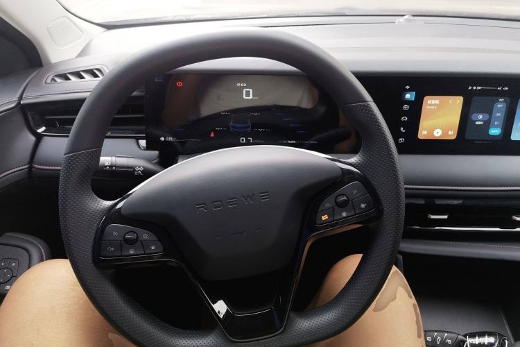 Used Roewe i5 2023 1.5L Manual Comfort Edition
