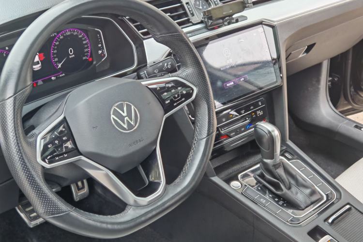 Used Volkswagen Magotan 2023 2 Million Units Commemorative Edition 330TSI DSG Luxury Version Interior 3