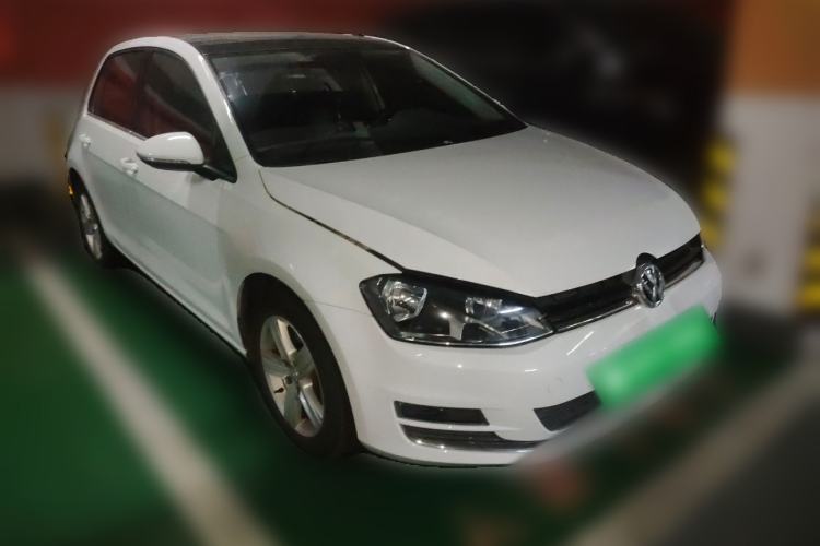 Used Volkswagen Golf 2016 1.6L Automatic Comfort Model Front Right 45 Deg