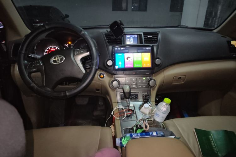 Used Toyota Highlander 2011 2.7L Two-Wheel Drive 7-Seater Luxury Navigation Edition
