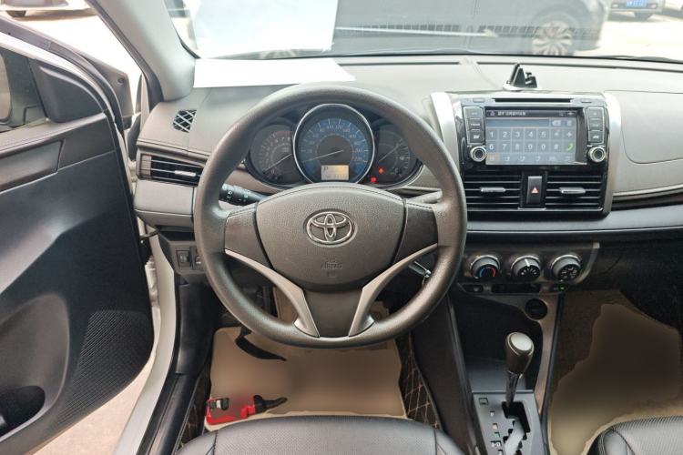 Used Toyota YARiS L Zhi Xuan 2015 1.5E Automatic Charm Edition Steering Wheel
