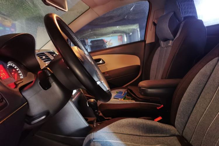 Used Volkswagen Polo 2012 1.6L Cross Polo Automatic Transmission Left Front Seat