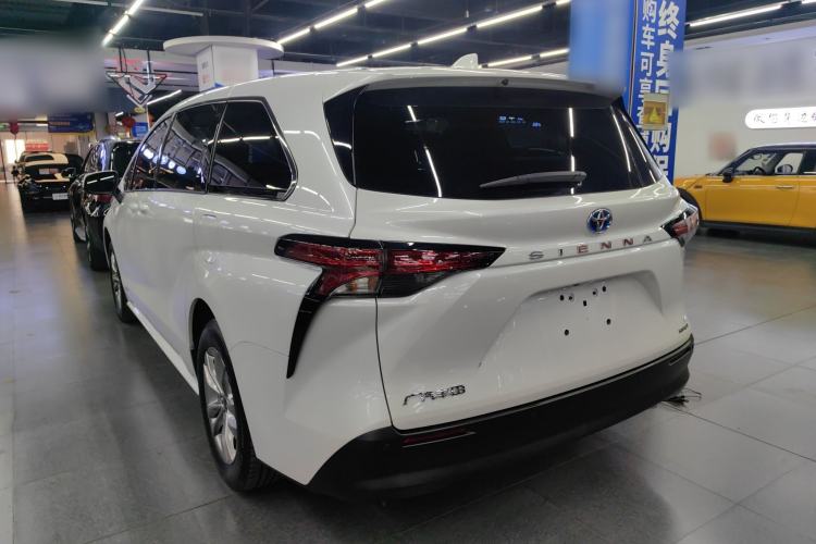 Used Toyota SIENNA 2023 2.5L Hybrid Comfort Edition Exterior 2