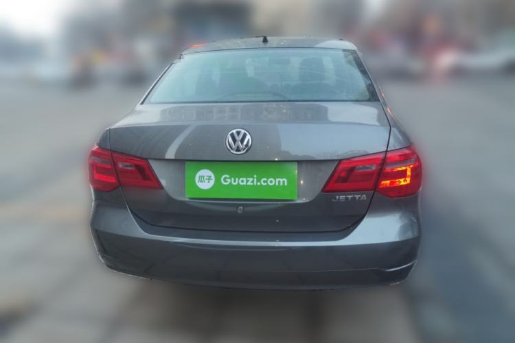 Used Volkswagen Jetta 2013 1.6L Manual Comfort Model
