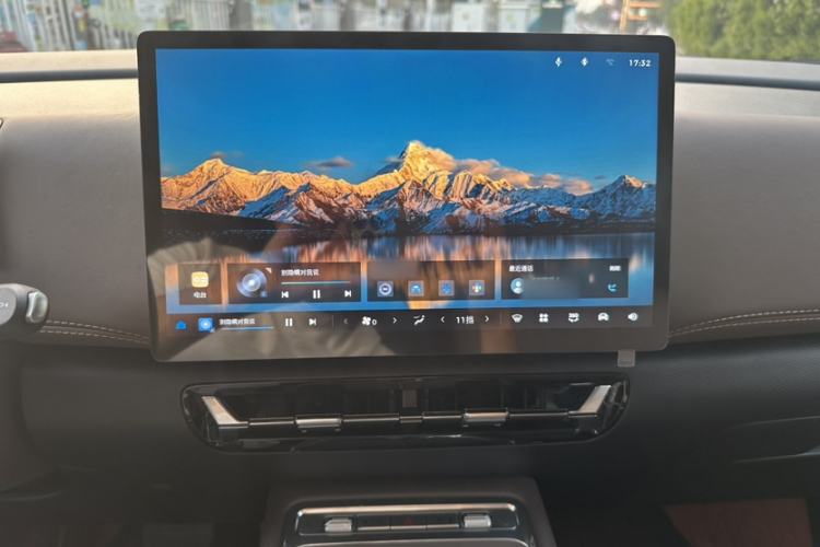 Used Wuling Starlight 730 2025 Model Pure Electric 500km Luxury Edition