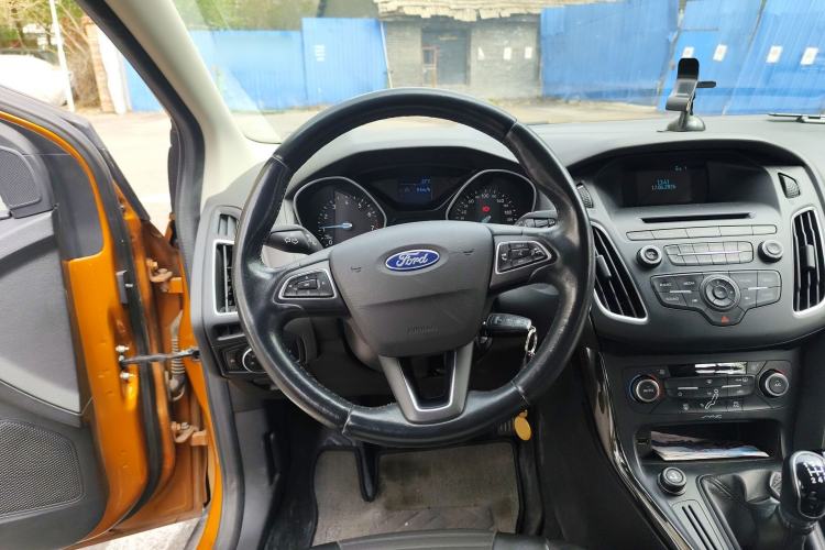 Used Ford Focus 2015 Hatchback 1.6L Manual Fashion Edition