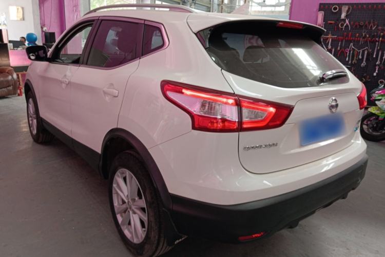 Used Nissan Qashqai 2016 2.0L CVT Elite Edition Exterior 2