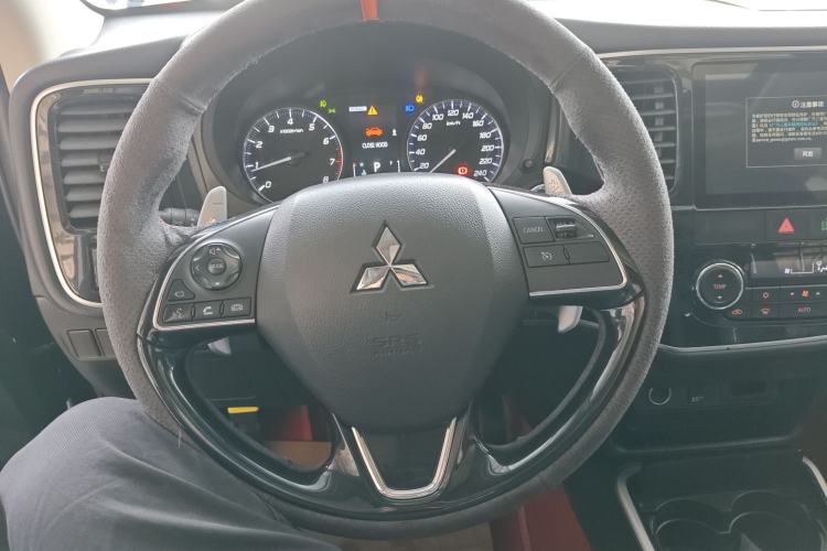 Used Mitsubishi Outlander 2021 2.4L 4x4 Zhi Xiang Edition 7 Seats