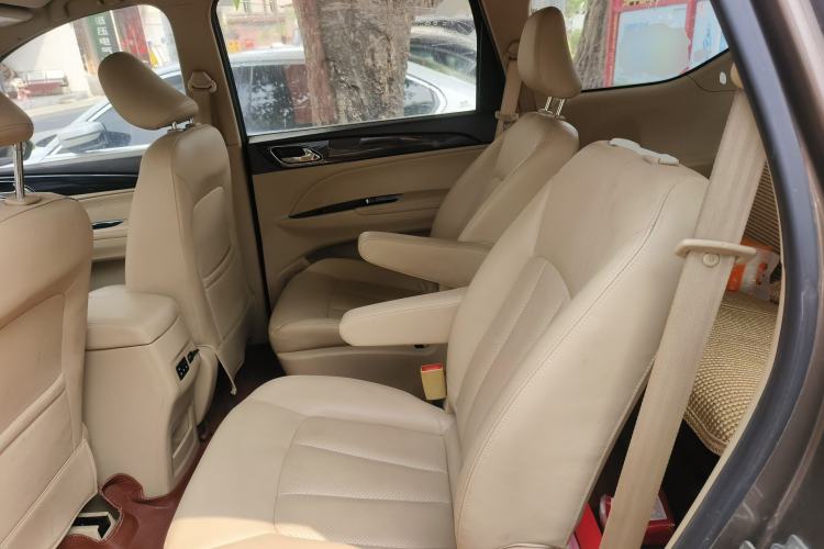 Used Baojun 730 2016 1.5L Manual Comfort Version 7 Seats China V Emission Standard
