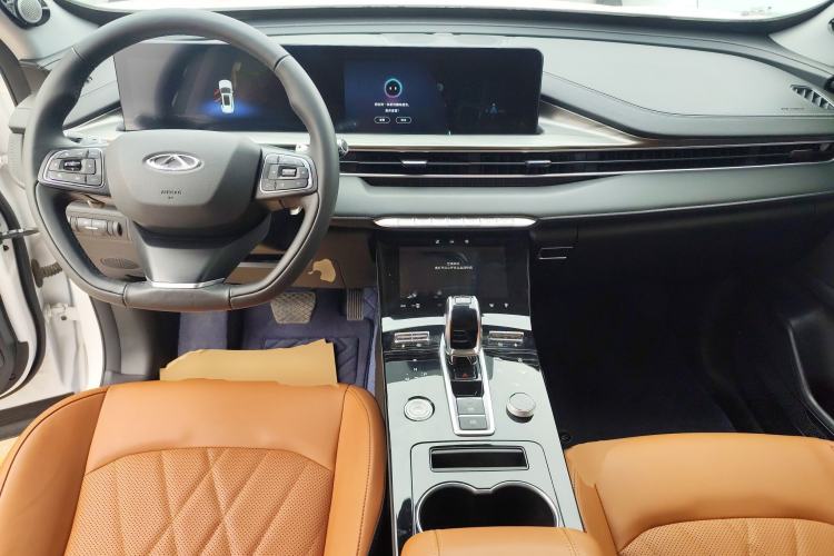 Used Chery Tiggo 8 PLUS 2022 290TGDI DCT Luxury Edition Center Console