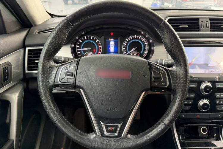 Used Haval H2 2014 1.5T Manual Two-Wheel Drive Elite Edition Interior 4