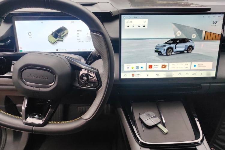 Used Lynk & Co 08 EM-P 2025 220 km All-Wheel-Drive Performance Halo