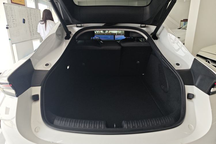 Used IM L6 2024 Max Extended-Range Version Trunk