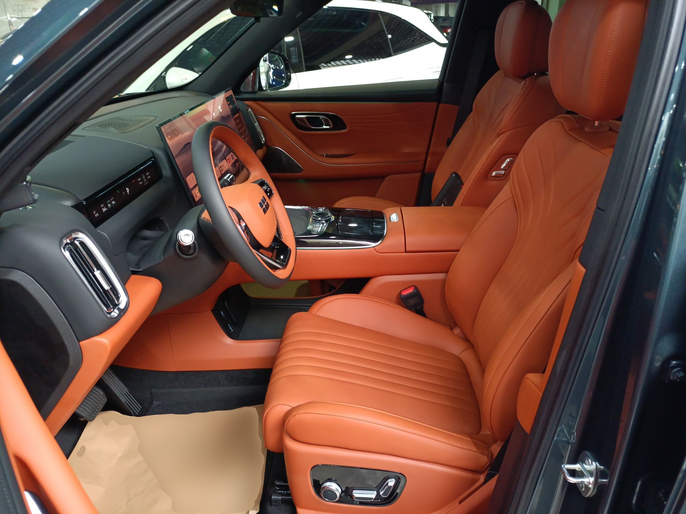 المقاعد الأمامية داخل السيارة