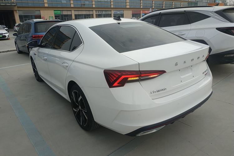 Used Skoda Octavia 2021 PRO TSI280 DSG Luxury Edition Exterior 2