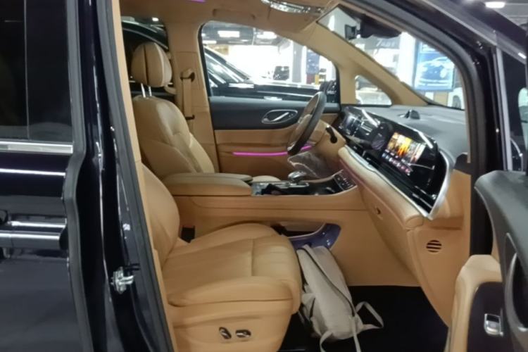 Used VOYAH Dream 2024 PHEV Extended-Range Premium Edition
