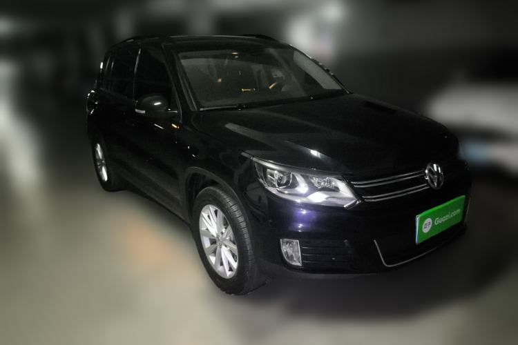 Used Volkswagen Tiguan 2015 1.8TSI Automatic All-Wheel Drive Comfort Edition Front Right 45 Deg
