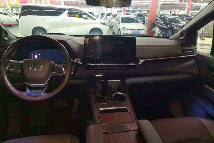 Used Toyota SIENNA 2023 2.5L Hybrid Platinum Edition