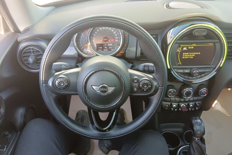 Used MINI MINI 2014 1.5T COOPER Fun
