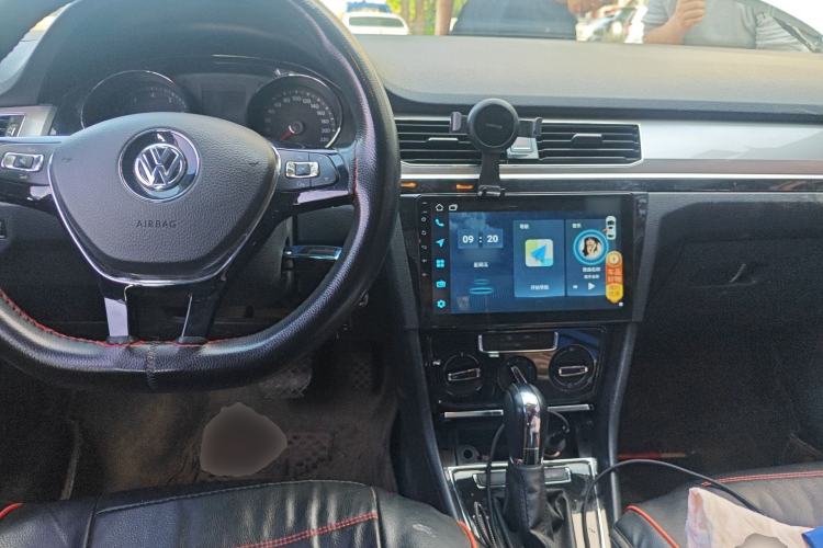 Used Volkswagen Bora 2018 1.5L Automatic Comfort Model Center Console