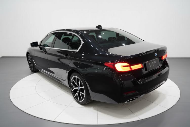 Used BMW 5 Series 2022 Second Facelift 530Li Luxury Version M Sport Package Exterior 2