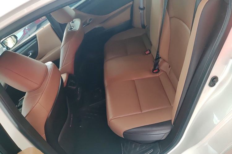 Used Lexus ES 2020 300h Premier Edition