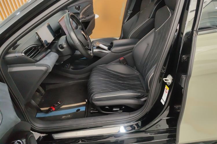 Used BYD Seal 2022 700 km Long-Range Rear-Wheel-Drive Version
