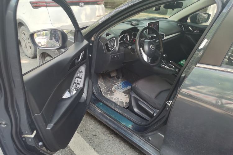 Used Mazda Mazda 3 Axela 2016 Sedan 1.5L Automatic Comfort Model
