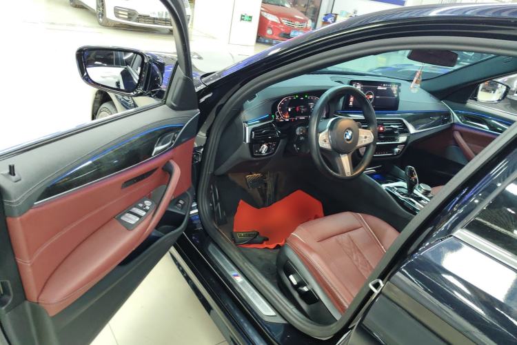 Used BMW 5 Series 2022 Second Facelift 525Li M Sport Package
