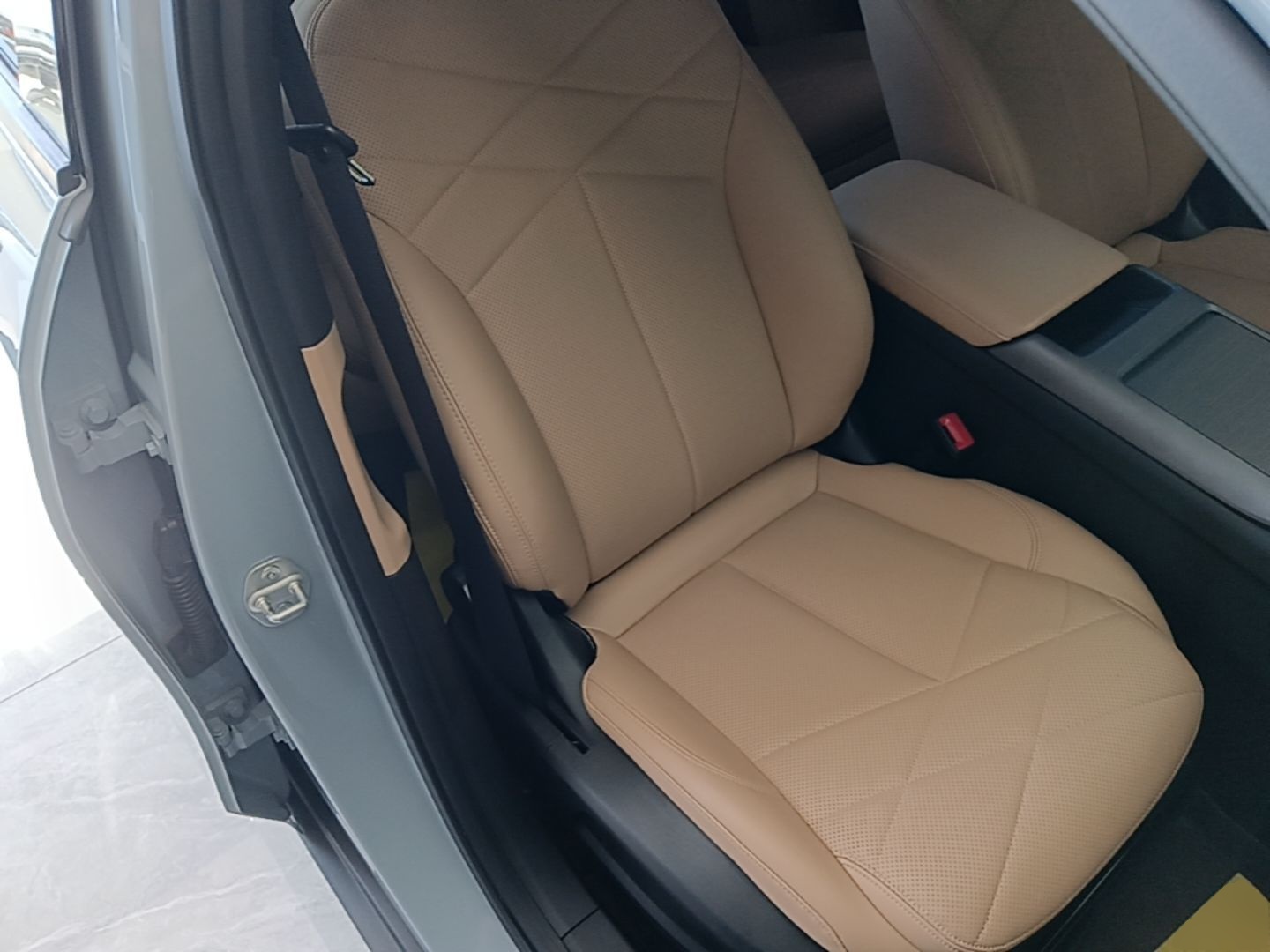 Geely Galaxy L6 2024 125km PLUS Dragon Edition — снимка 19