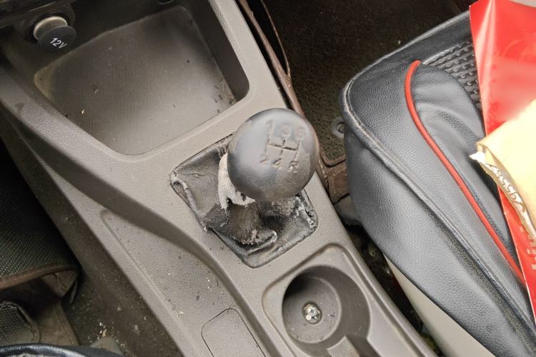 Used Wuling Rongguang V 2018 1.5L Standard Version
