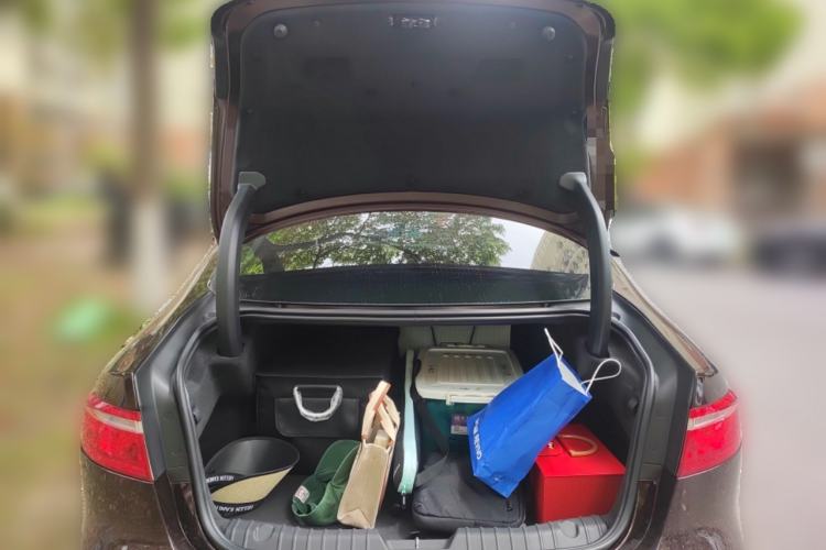 Used Jaguar XFL 2018 XFL 2.0T 250 PS Luxury Edition Trunk