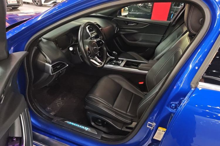 Used Jaguar XEL 2020 2.0T 200PS R-DYNAMIC Youth Sports Edition Interior 1