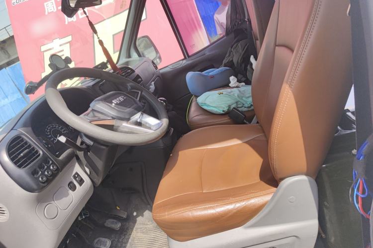 Used JMC Transit 2017 2.8T Commercial Version Short Wheelbase Mid-Roof 6/7/8-Seater JX493