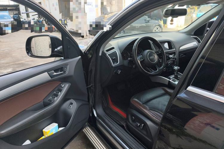 Used Audi Q5 2018 Collector's Edition 40 TFSI Technology Model
